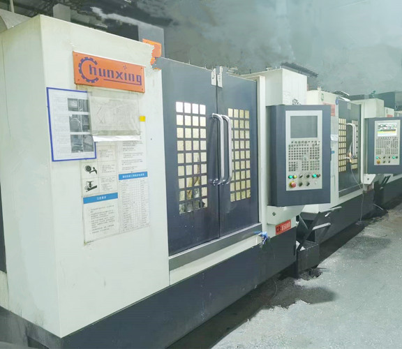 东升国际官网饰品厂全自动车床机