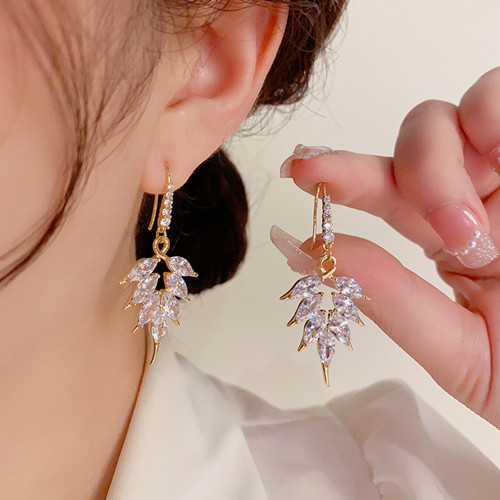 不知不觉戴上耳饰