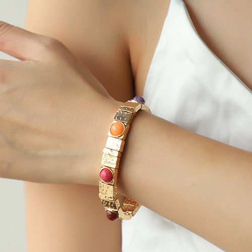 不锈钢饰品的色彩多吗