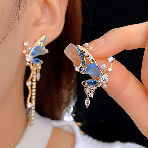  怎么搭配不合称耳饰