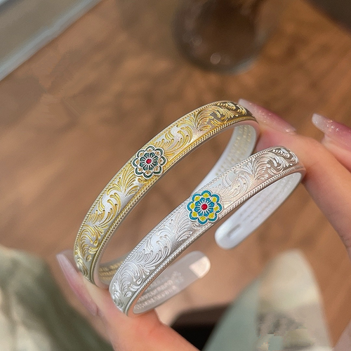 取下手镯的滋味