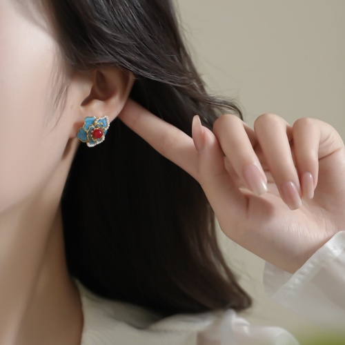 首饰厂镶钻比粘钻成本高