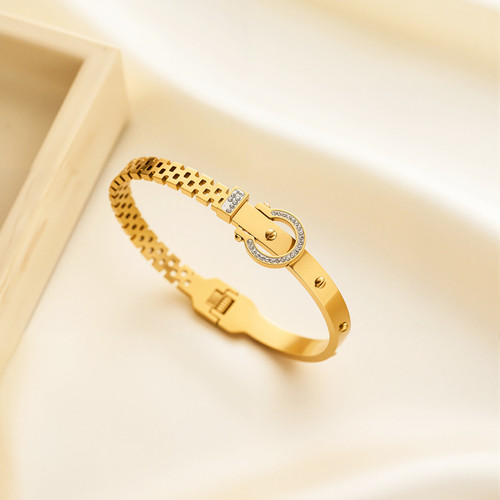 不锈钢饰品与宝石搭配