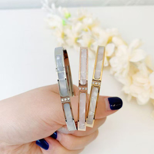 老表也喜欢不锈钢饰品 