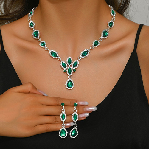 东升国际官网饰品厂以盛开姿势，共促行业向好