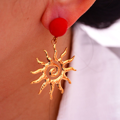 钛钢饰品与不锈钢饰品