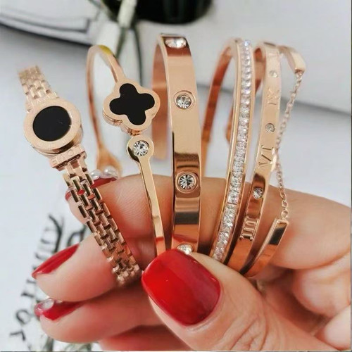 不锈钢饰品 实用与潮水的双向奔赴