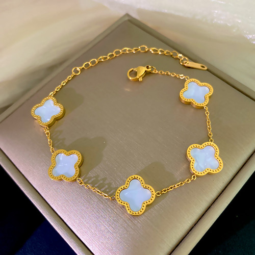 不锈钢饰品险些戴不坏